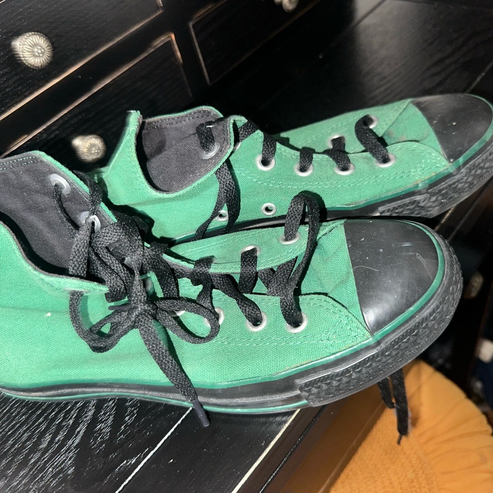 Converse Green and Black Sneakers with Classic high-Top Design